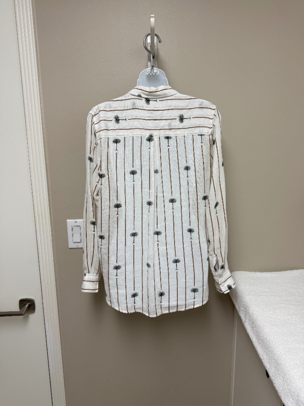 RAILS Charli Linen Blend Long Sleeve Button Front Shirt Ivory Stripe Palms Sz XS - Picture 8 of 16